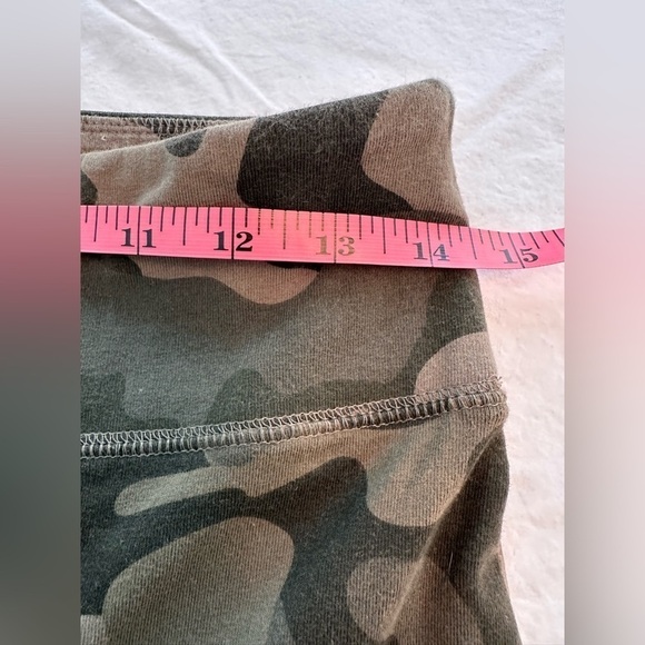 Wild Fable Camouflage Leggings Size Medium - Picture 3 of 6